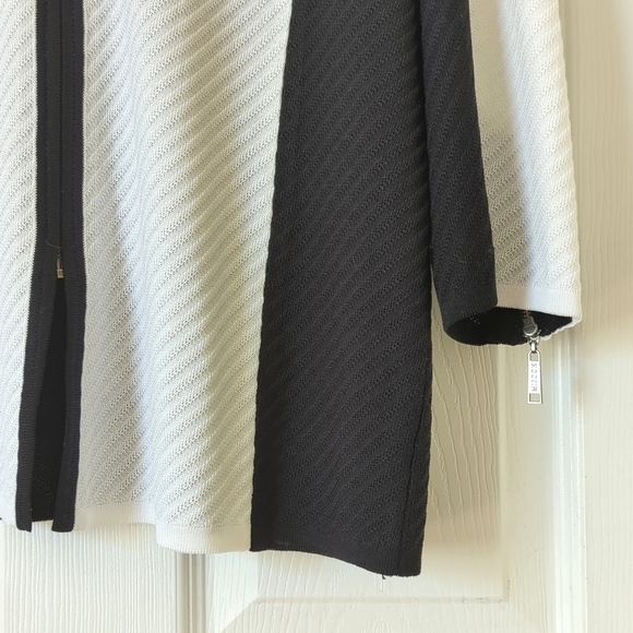 Misook Lightweight Three Quarter Sleeve Full Zip Colorblock Jacket White Black M - Picture 8 of 12